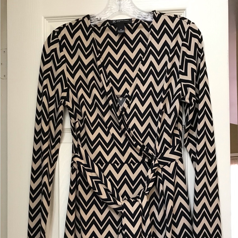 INC International Concepts Mod Zig Zag Print Wrap Dress - Picture 1 of 8